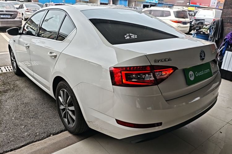 Used Skoda Octavia 2018 1.6L Automatic Comfort Edition Rear Left 45 Deg