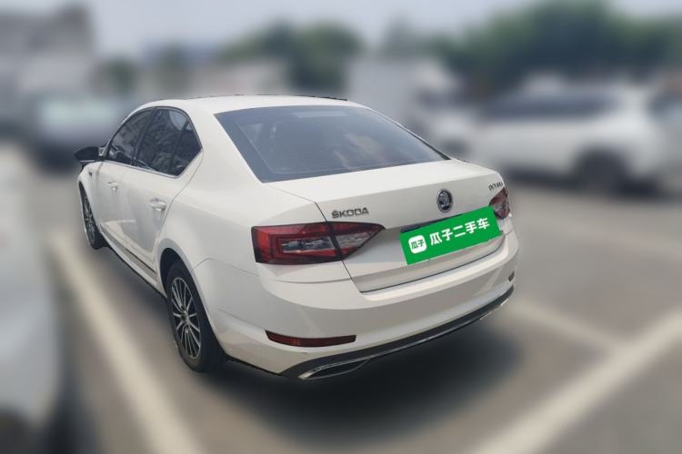 Used Skoda Octavia 2018 1.6L Automatic Luxury Edition Rear Left 45 Deg