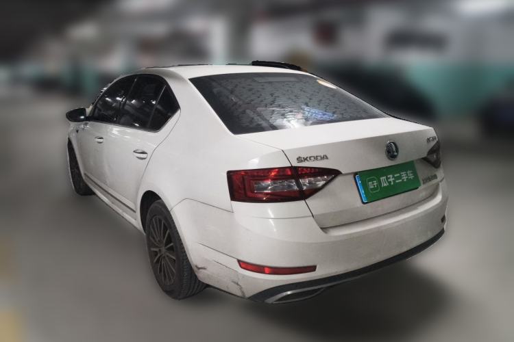 Used Skoda Octavia 2018 1.6L Automatic Luxury Edition Rear Left 45 Deg
