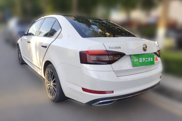 Used Skoda Octavia 2018 1.6L Automatic Luxury Edition Rear Left 45 Deg
