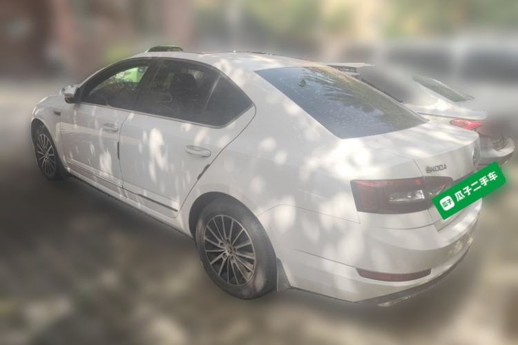 Used Skoda Octavia 2018 1.6L Automatic Luxury Edition Rear Left 45 Deg