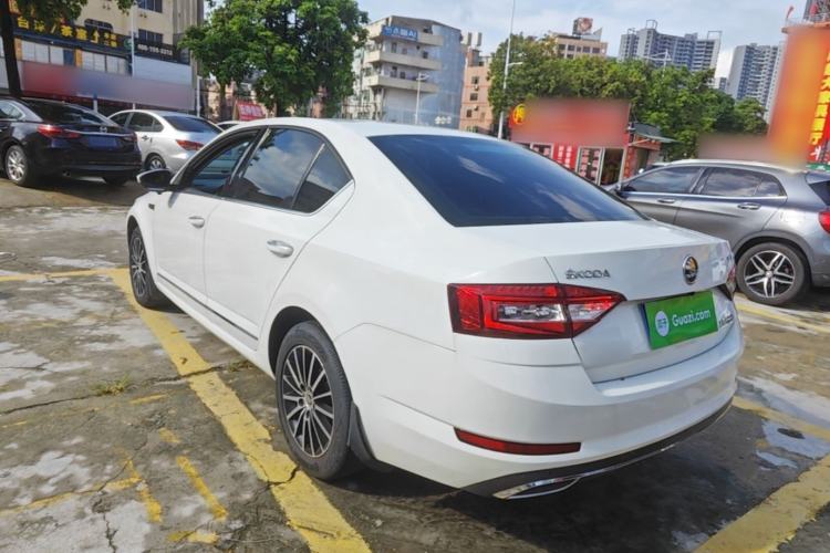 Used Skoda Octavia 2018 TSI230 DSG Luxury Edition Rear Left 45 Deg