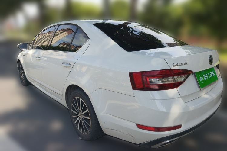 Used Skoda Octavia 2018 1.6L Automatic Luxury Edition Rear Left 45 Deg