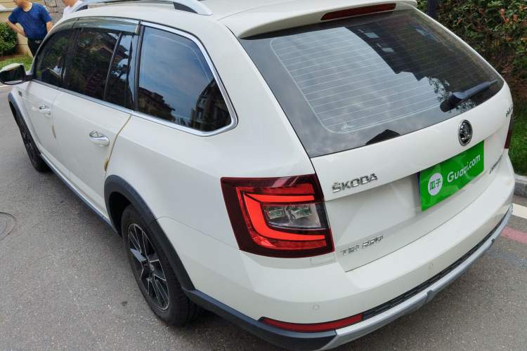 Used Skoda Octavia 2018 Station Wagon TSI230 DSG Luxury Edition Rear Left 45 Deg
