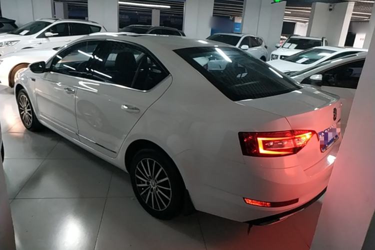 Used Skoda Octavia 2018 TSI230 DSG Luxury Edition Rear Left 45 Deg