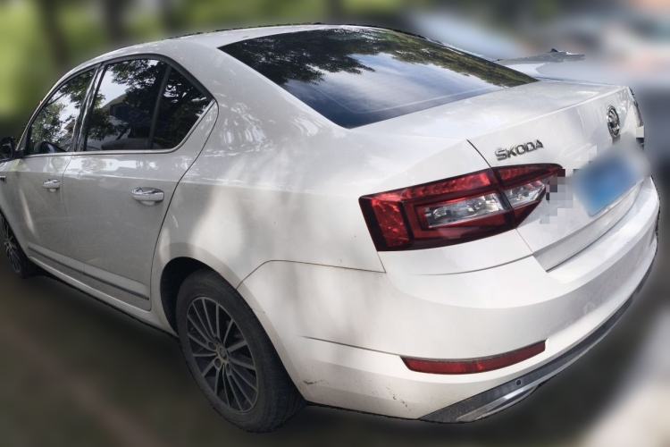 Used Skoda Octavia 2018 1.6L Automatic Luxury Edition Rear Left 45 Deg
