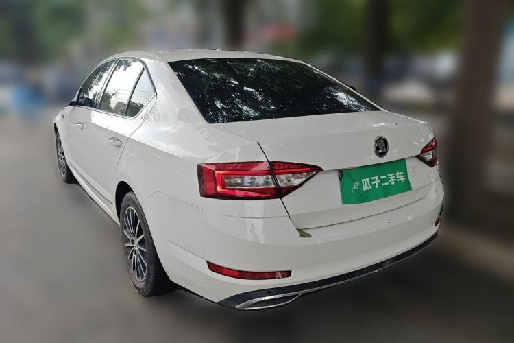 Used Skoda Octavia 2018 TSI230 DSG Luxury Edition Rear Left 45 Deg