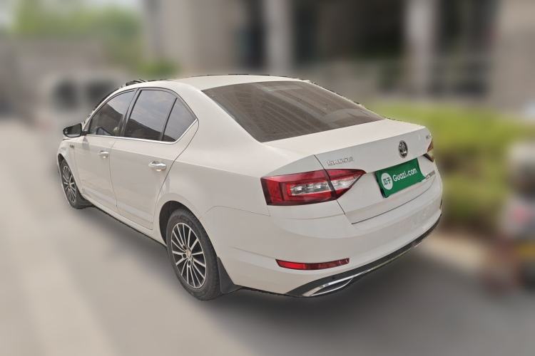 Used Skoda Octavia 2018 1.6L Automatic Luxury Edition Rear Left 45 Deg