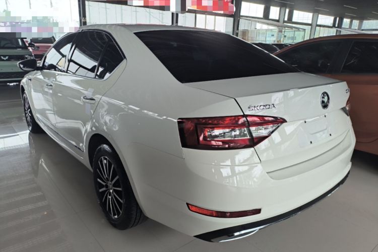 Used Skoda Octavia 2018 TSI230 DSG Luxury Edition Rear Left 45 Deg