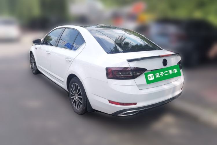 Used Skoda Octavia 2018 1.6L Automatic Luxury Edition Rear Left 45 Deg