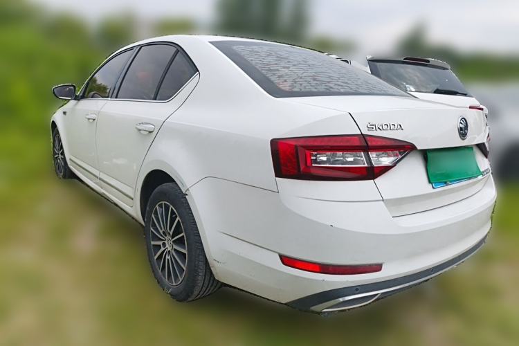 Used Skoda Octavia 2018 TSI230 DSG Luxury Edition Rear Left 45 Deg