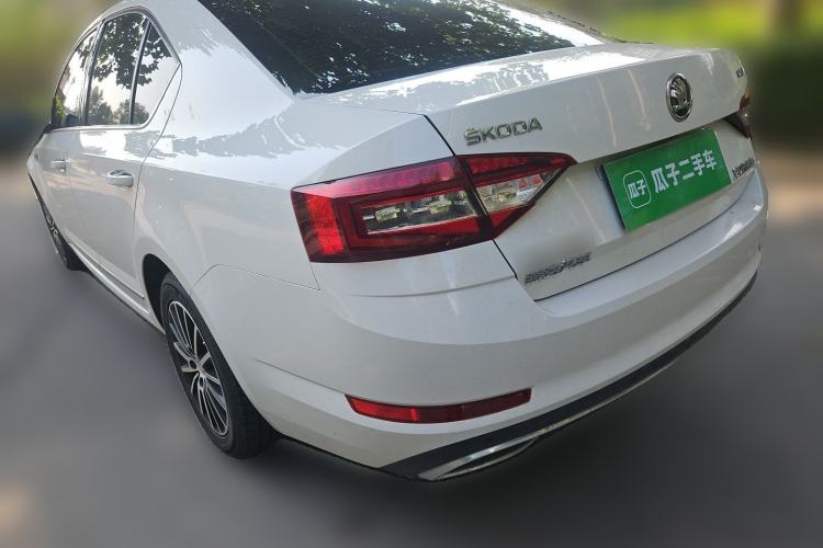 Used Skoda Octavia 2018 TSI230 DSG Luxury Edition Rear Left 45 Deg