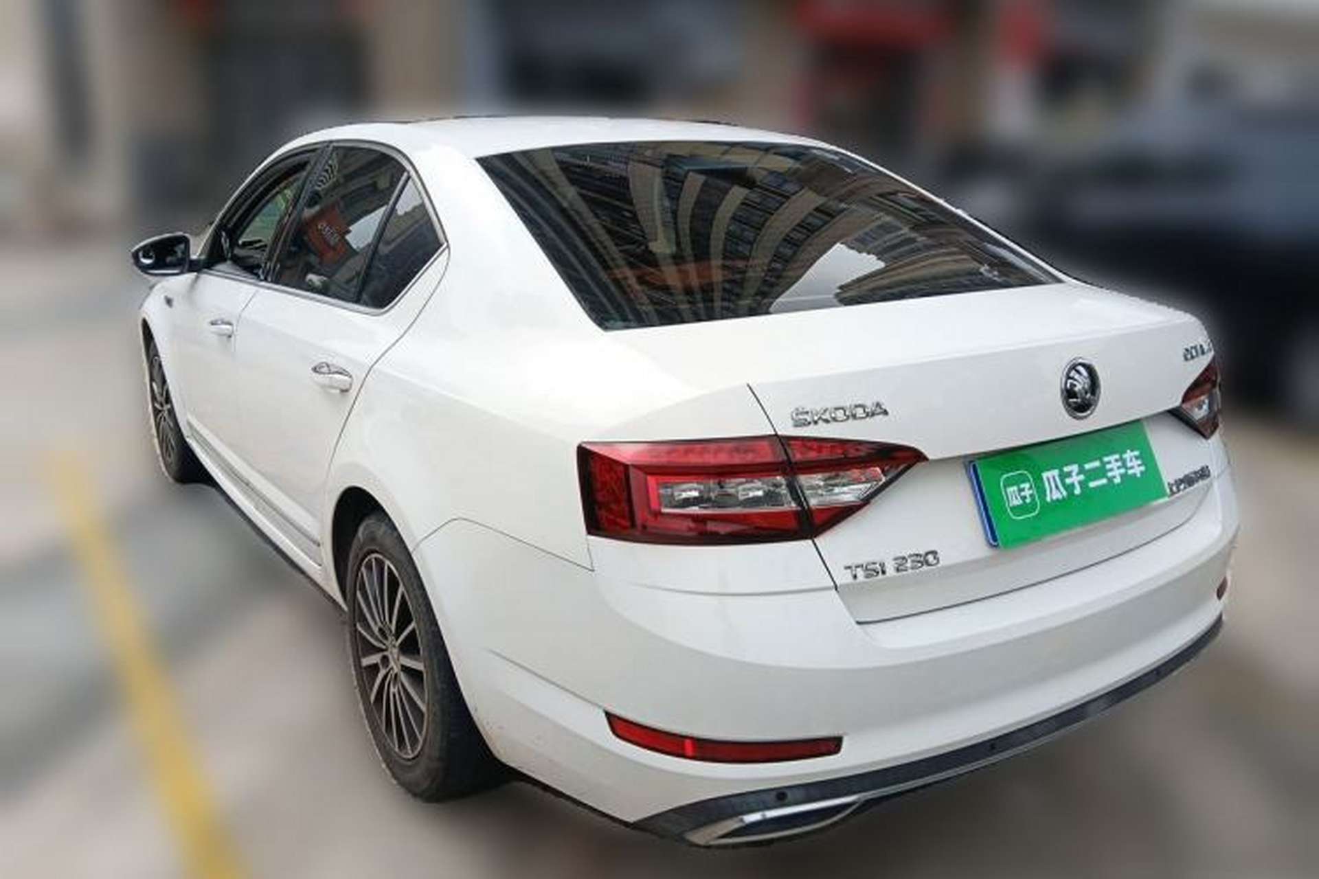 Used Skoda Octavia 2018 TSI230 DSG Luxury Edition Rear Left 45 Deg