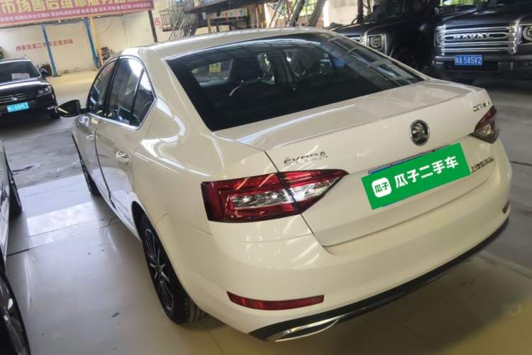 Used Skoda Octavia 2018 1.6L Automatic Luxury Edition Rear Left 45 Deg