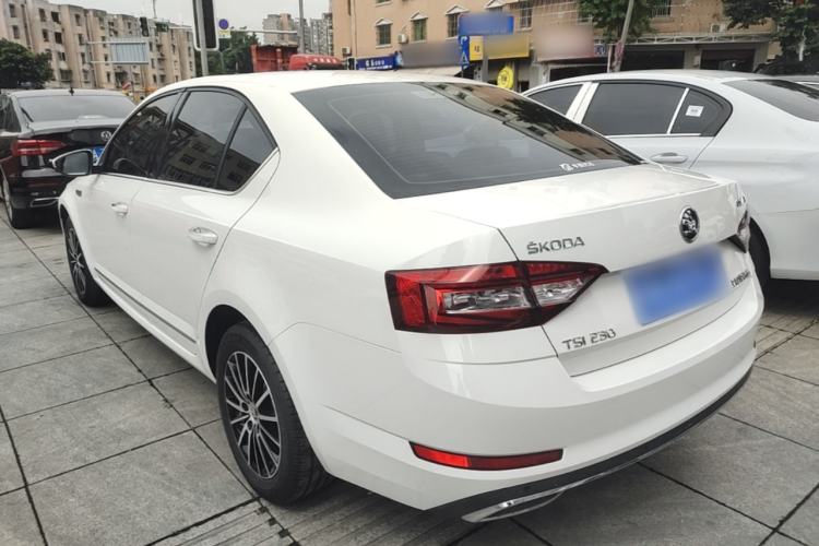 Used Skoda Octavia 2018 TSI230 DSG Luxury Edition Rear Left 45 Deg