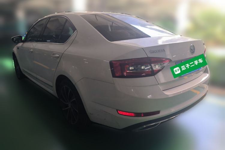 Used Skoda Octavia 2018 1.6L Automatic Luxury Edition Rear Left 45 Deg