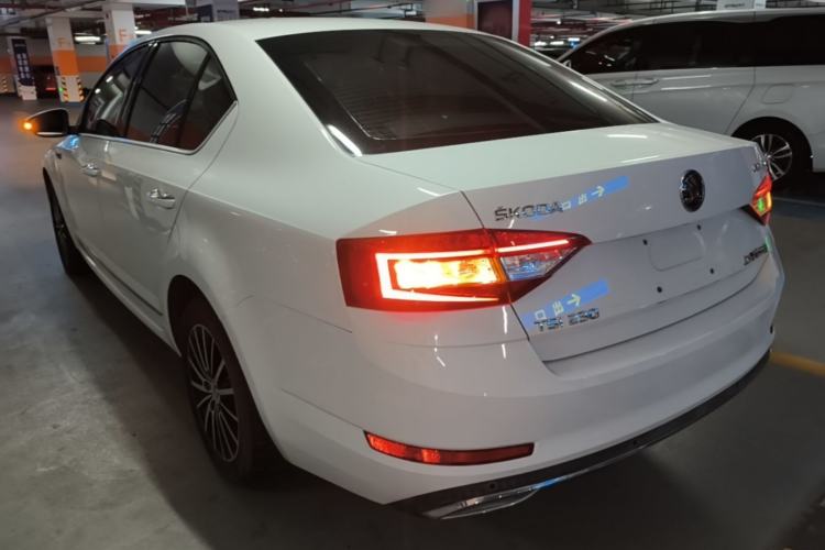 Used Skoda Octavia 2018 TSI230 DSG Luxury Edition Rear Left 45 Deg