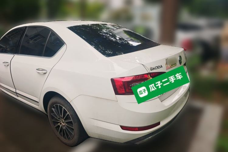 Used Skoda Octavia 2018 TSI230 DSG Luxury Edition Rear Left 45 Deg