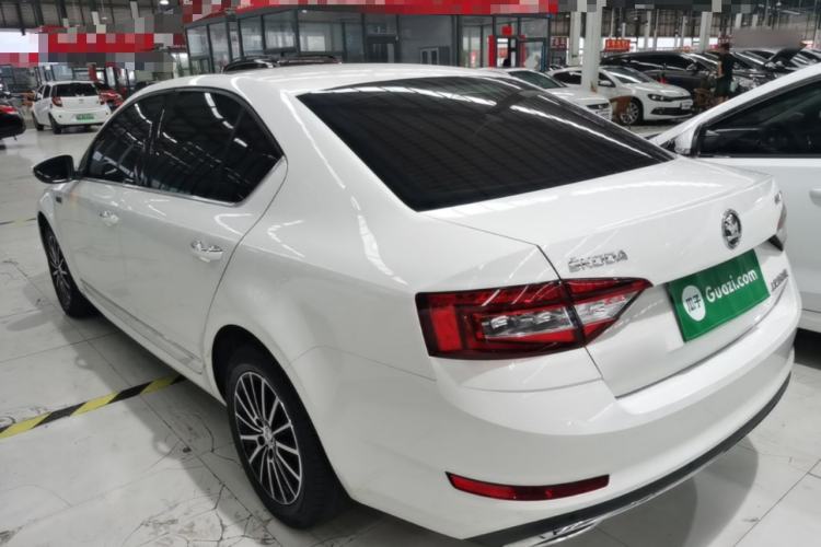 Used Skoda Octavia 2018 TSI230 DSG Luxury Edition Rear Left 45 Deg