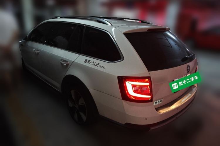 Used Skoda Octavia 2018 Station Wagon TSI280 DSG Luxury Edition Rear Left 45 Deg