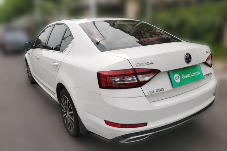 Used Skoda Octavia 2018 TSI230 DSG Luxury Edition Rear Left 45 Deg