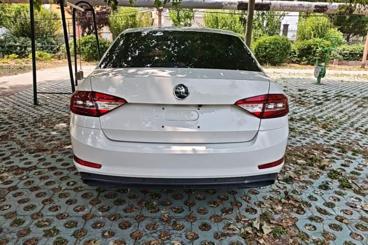 Used Skoda Octavia 2018 1.6L Automatic Comfort Edition Rear