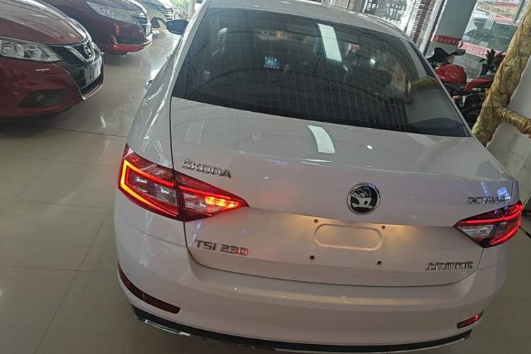 Used Skoda Octavia 2018 TSI230 DSG Luxury Edition Rear