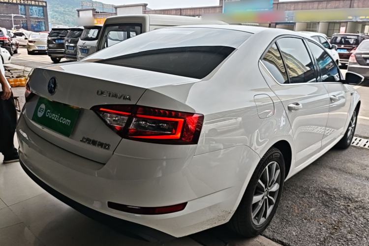 Used Skoda Octavia 2018 1.6L Automatic Comfort Edition Rear Right 45 Deg