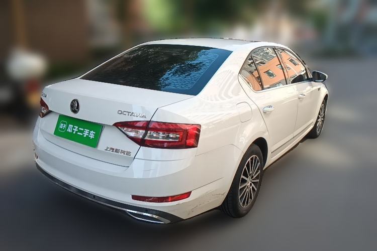 Used Skoda Octavia 2018 1.6L Automatic Luxury Edition Rear Right 45 Deg