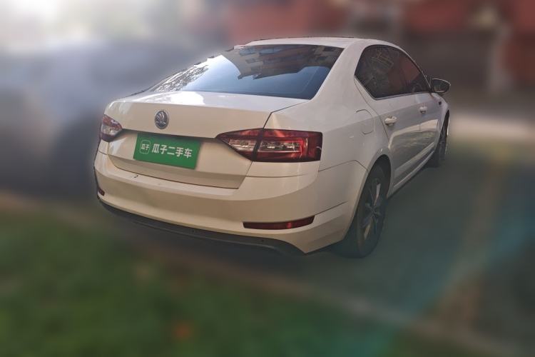 Used Skoda Octavia 2018 1.6L Automatic Comfort Edition Rear Right 45 Deg