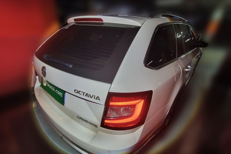 Used Skoda Octavia 2018 Station Wagon TSI280 DSG Luxury Edition Rear Right 45 Deg