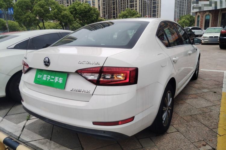 Used Skoda Octavia 2018 1.6L Automatic Comfort Edition Rear Right 45 Deg