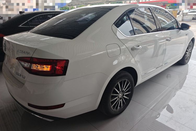Used Skoda Octavia 2018 1.6L Automatic Luxury Edition Rear Right 45 Deg