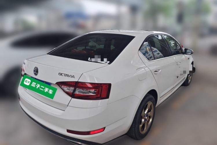 Used Skoda Octavia 2018 1.6L Automatic Luxury Edition Rear Right 45 Deg