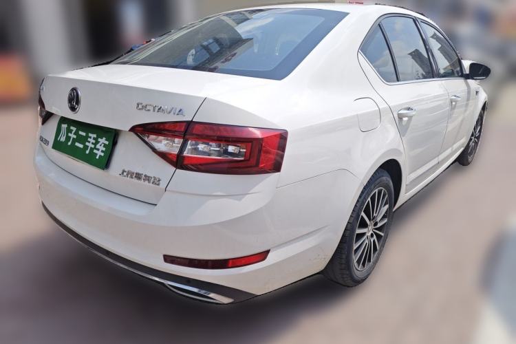 Used Skoda Octavia 2018 TSI230 DSG Luxury Edition Rear Right 45 Deg