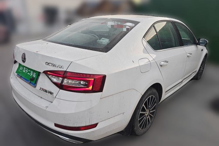 Used Skoda Octavia 2018 1.6L Automatic Luxury Edition Rear Right 45 Deg