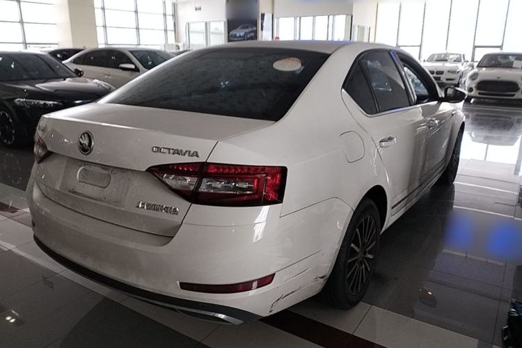 Used Skoda Octavia 2018 1.6L Automatic Luxury Edition Rear Right 45 Deg
