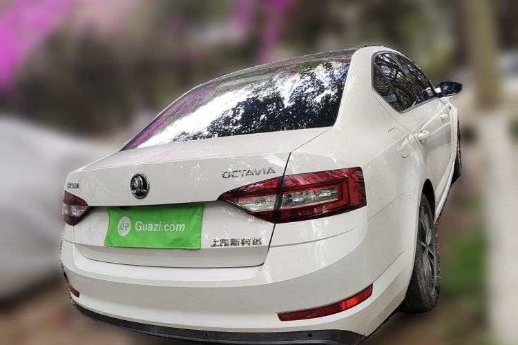 Used Skoda Octavia 2018 1.6L Automatic Comfort Edition Rear Right 45 Deg
