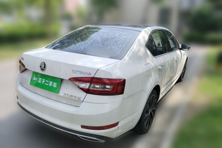 Used Skoda Octavia 2018 TSI280 DSG Flagship Edition Rear Right 45 Deg