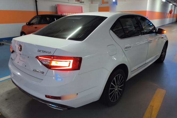 Used Skoda Octavia 2018 TSI230 DSG Luxury Edition Rear Right 45 Deg