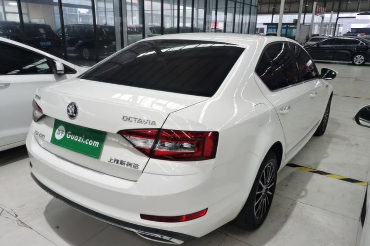 Used Skoda Octavia 2018 TSI230 DSG Luxury Edition Rear Right 45 Deg