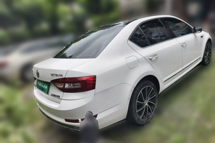 Used Skoda Octavia 2018 TSI280 DSG Flagship Edition Rear Right 45 Deg