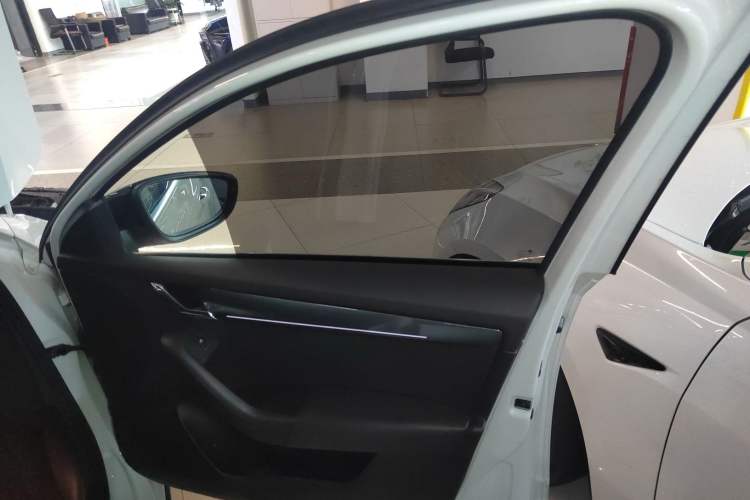 Used Skoda Octavia 2018 Station Wagon TSI280 DSG Flagship Edition Right Front Door Interior