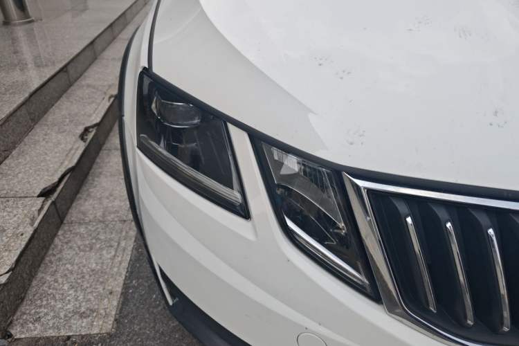 Used Skoda Octavia 2018 Station Wagon TSI280 DSG Flagship Edition Right Front Headlight