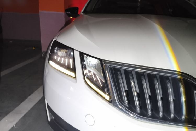 Used Skoda Octavia 2018 Station Wagon TSI280 DSG Luxury Edition Right Front Headlight