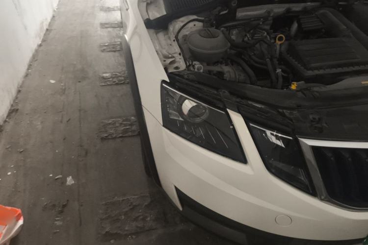 Used Skoda Octavia 2018 Station Wagon TSI230 DSG Comfort Edition Right Front Headlight