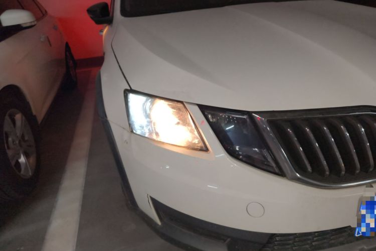 Used Skoda Octavia 2018 Station Wagon TSI230 DSG Luxury Edition Right Front Headlight