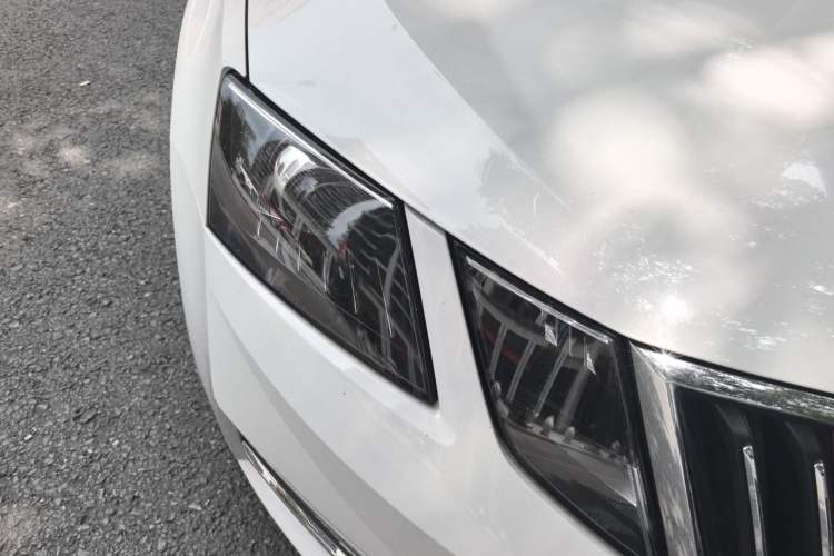 Used Skoda Octavia 2018 TSI230 DSG Luxury Edition Right Front Headlight