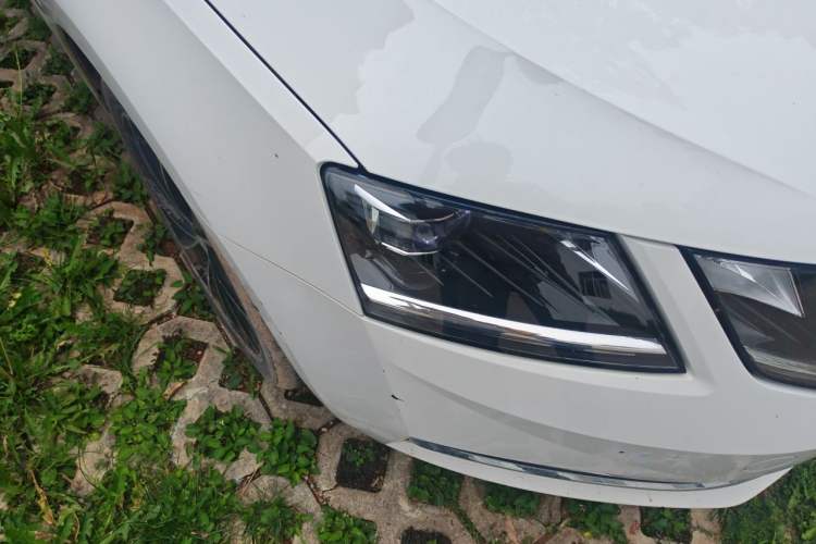 Used Skoda Octavia 2018 TSI280 DSG Luxury Edition Right Front Headlight