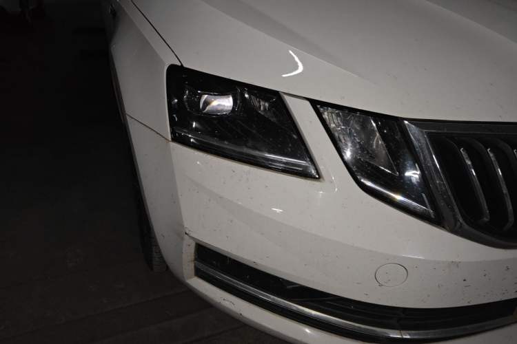 Used Skoda Octavia 2018 TSI280 DSG Luxury Edition Right Front Headlight